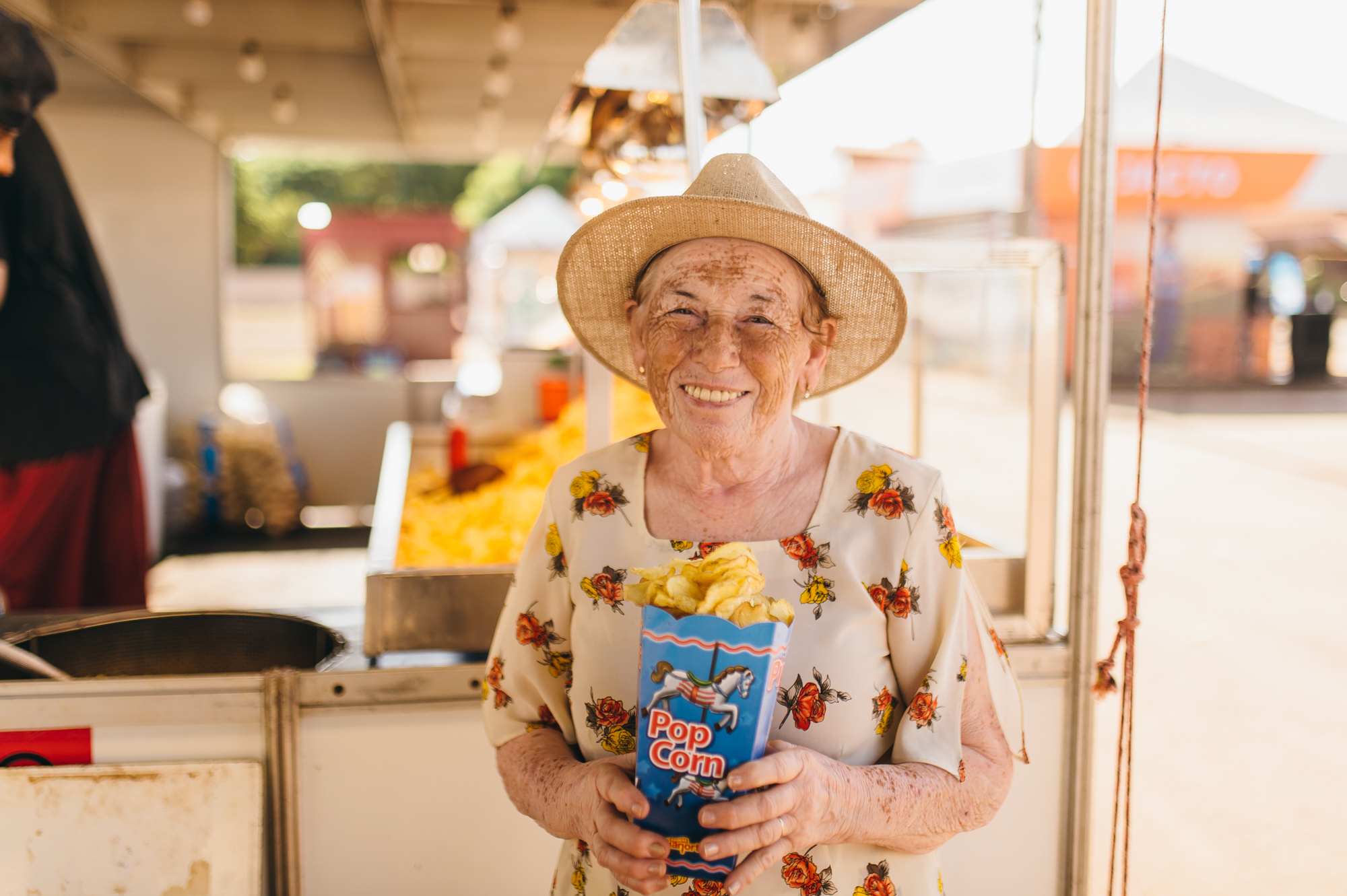 Há 50 anos na ExpoLondrina, Dona Leodina é a rainha da batata e da pipoca na feira