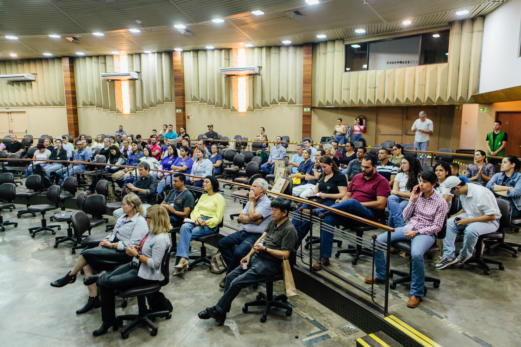 Evento técnico mostra que produção de mel é uma das melhores alternativas para o produtor paranaense